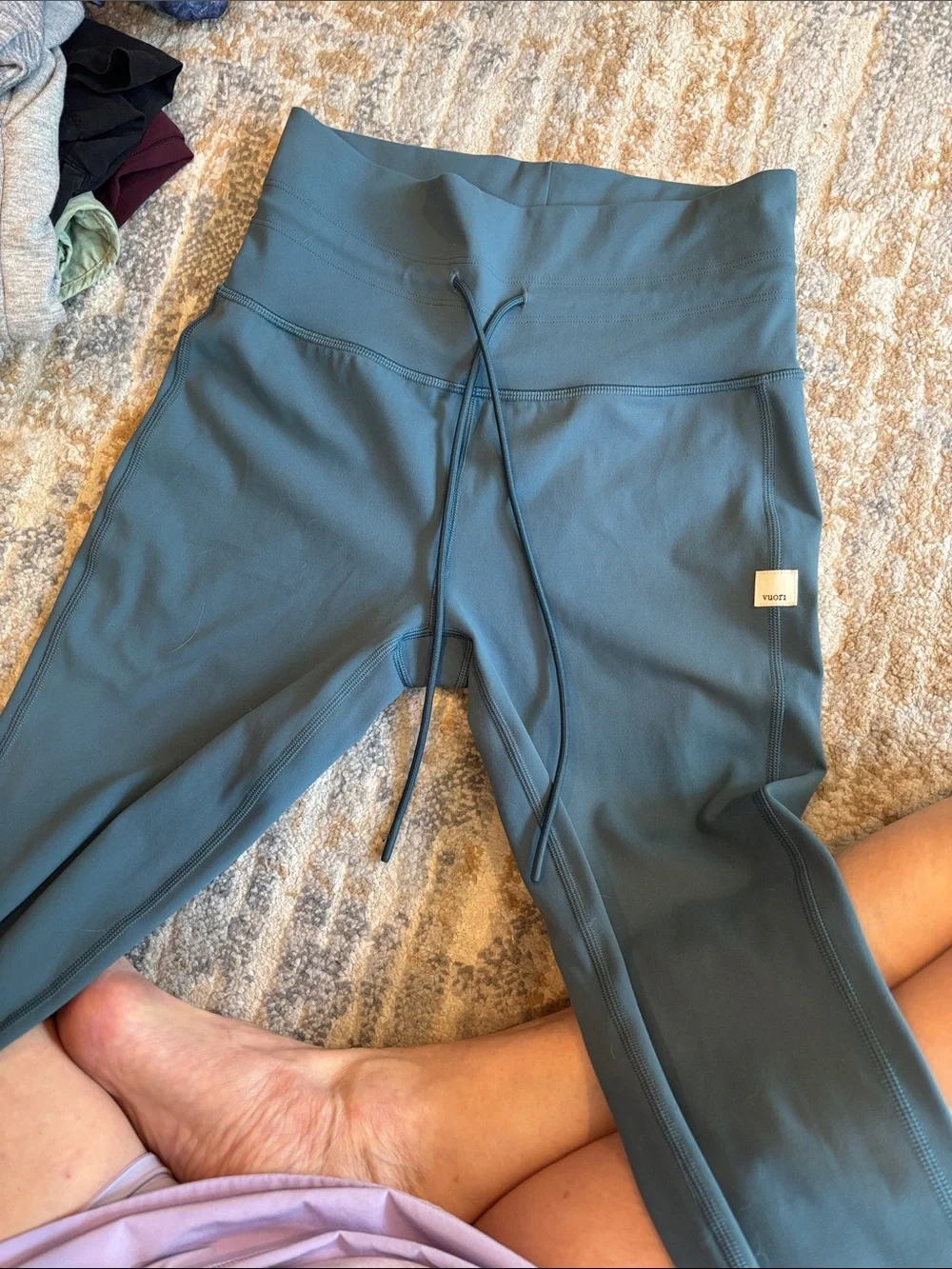 🆕Vuori  Daily Elevate Leggings in Blue - Picture 7 of 7